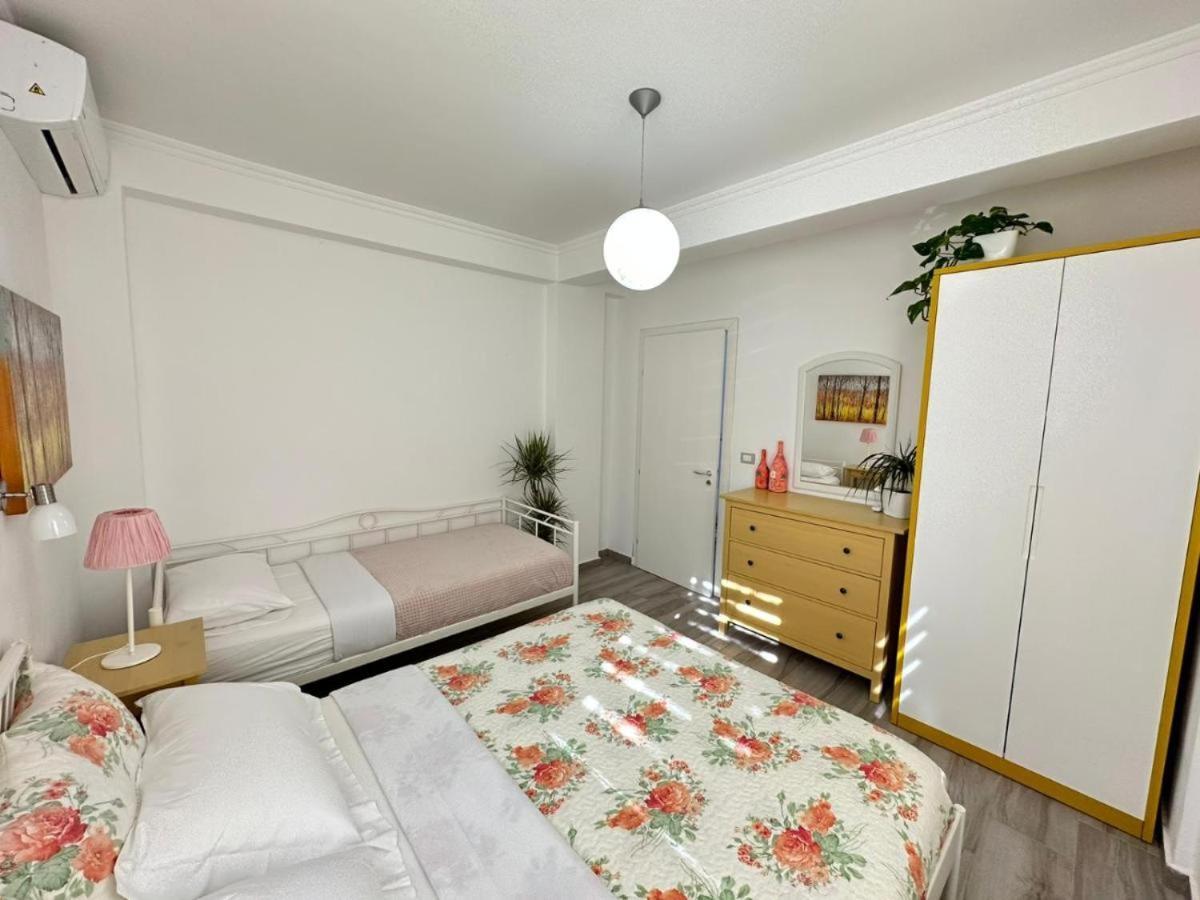 Sofia'S Holiday Apartment Влёра Экстерьер фото